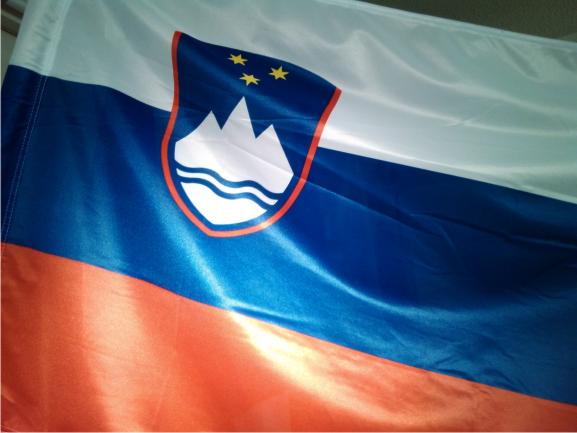 Prodajamo slovenske zastave